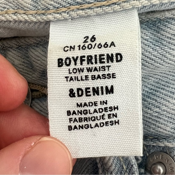 H&M & Denim Distressed Ripped Boyfriend Jeans Light Wash Size 26 - Picture 8 of 8